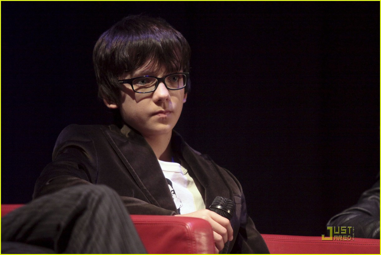 asa butterfield hugo conference 01