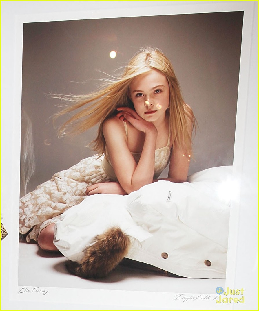 Elle Fanning: Douglas Kirkland Photo Exhibition: Photo 442442 | Elle Fanning  Pictures | Just Jared Jr.