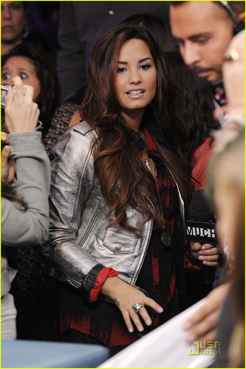 Demi Lovato: Backstage Behind The Scenes -- FIRST LOOK!: Photo 442346, Demi Lovato Pictures