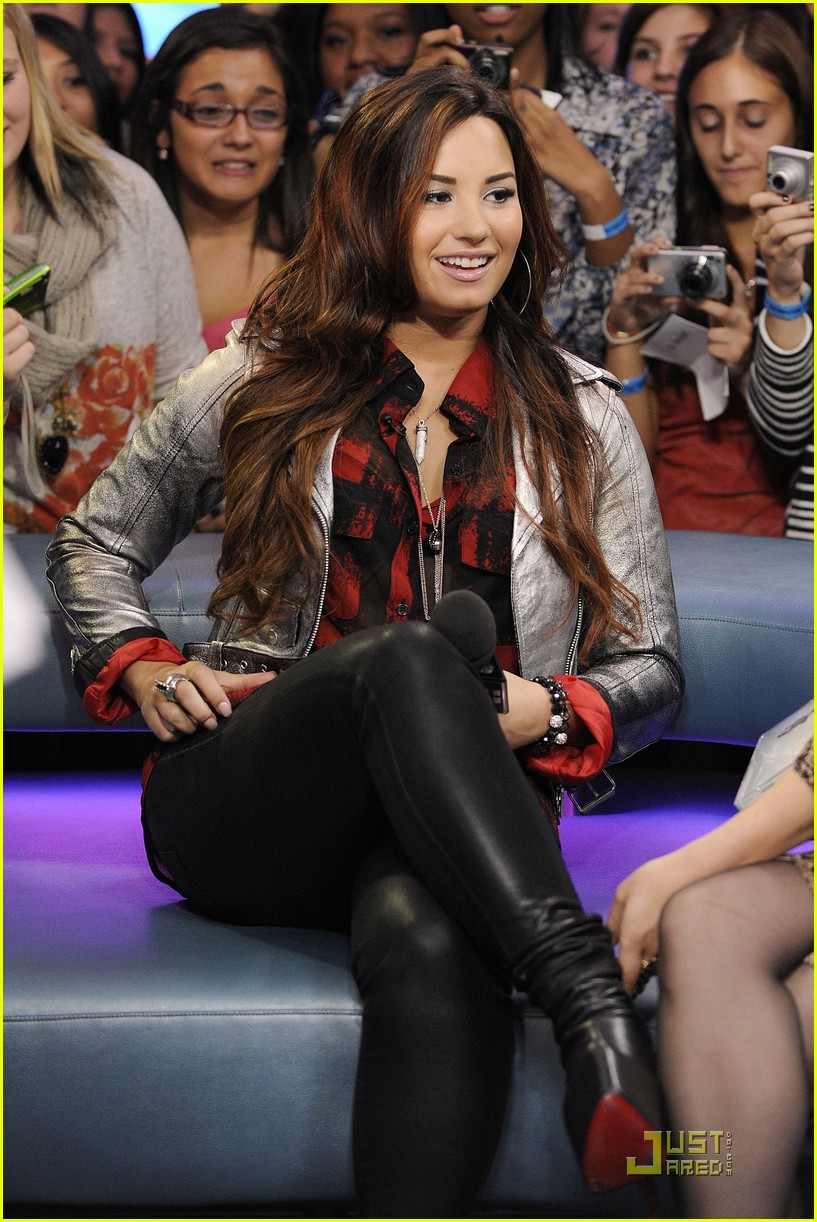 Demi Lovato: Backstage Behind The Scenes -- FIRST LOOK!: Photo 442346, Demi  Lovato Pictures