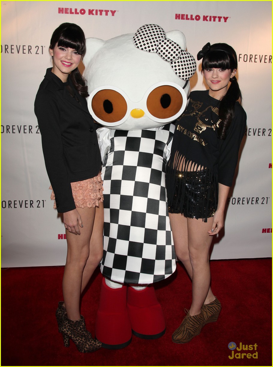kendall kylie jenner hello kitty 09