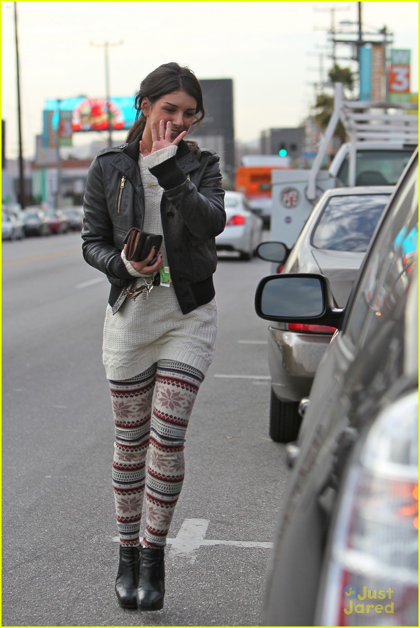 shenae grimes toast lunch 13