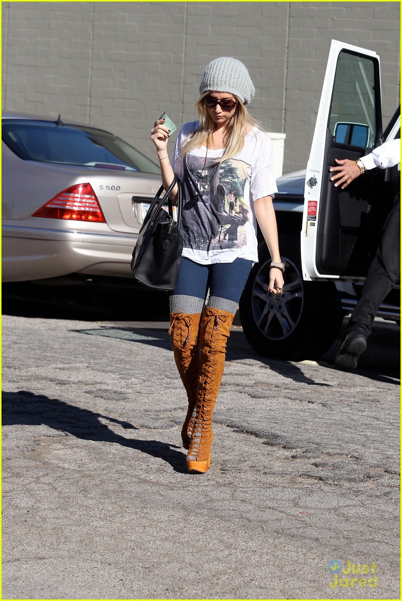 ashley tisdale lace boots shopping 07