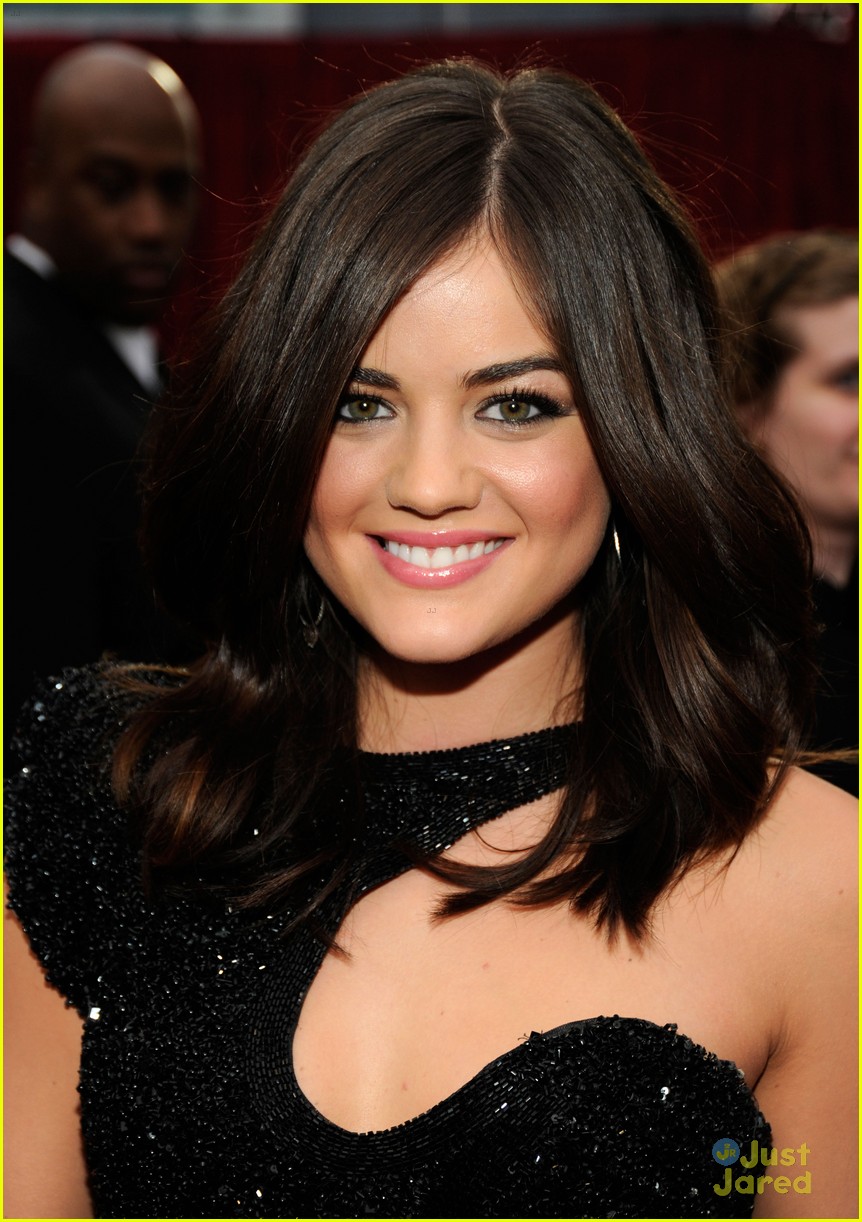 lucy hale pca 2012 03