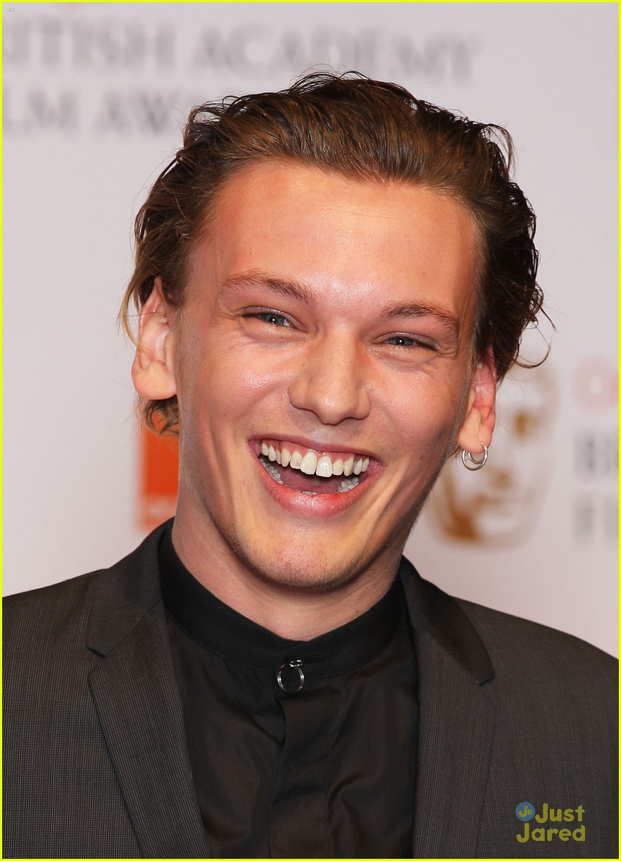 jamie campbell bower elle style awards 06