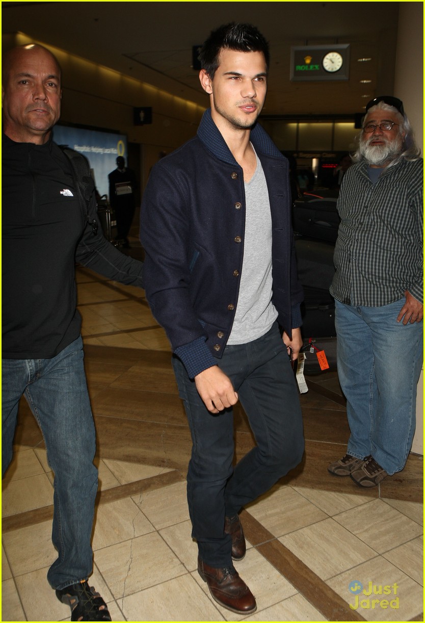 taylor lautner not stetch 09