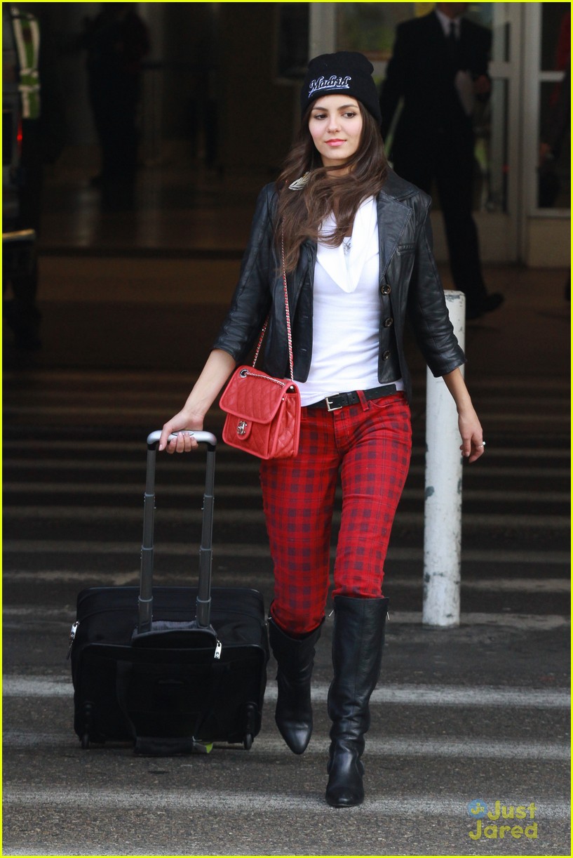 victoria justice red plaid pants 03