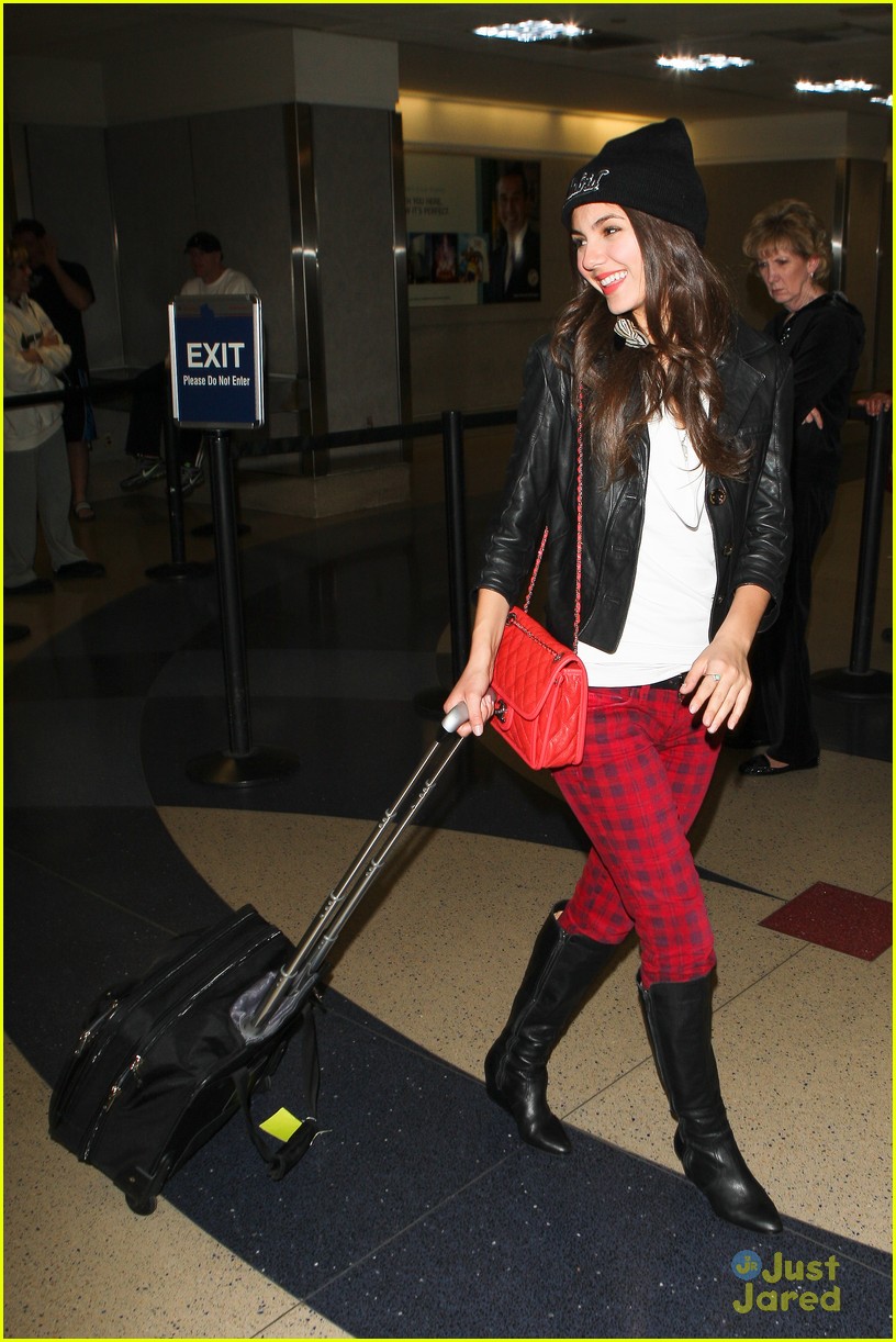 victoria justice red plaid pants 05