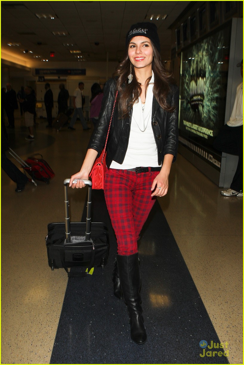 victoria justice red plaid pants 06