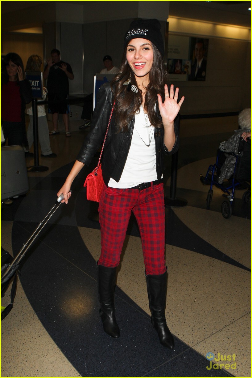 victoria justice red plaid pants 10