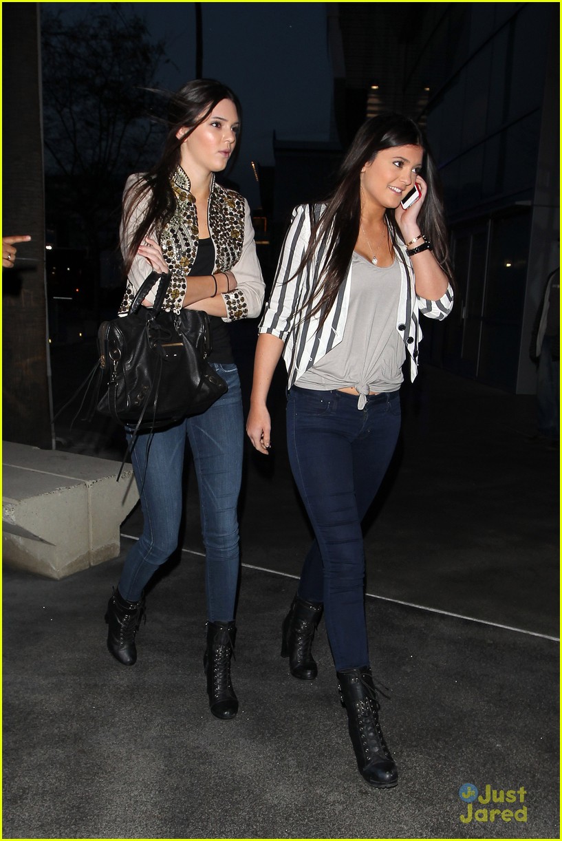 kendall kylie jenner lakers game 02