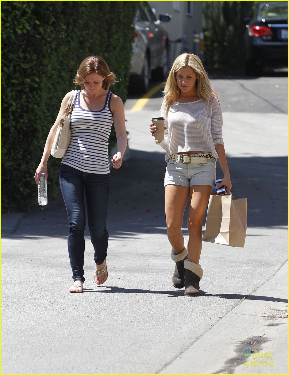 ashley tisdale patti murin giggles 08