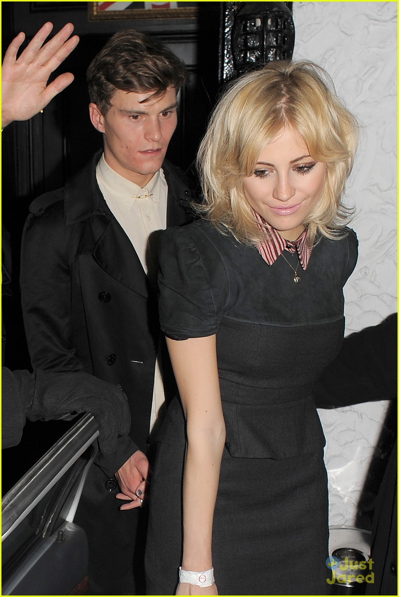 pixie lott oliver cheshire party 09
