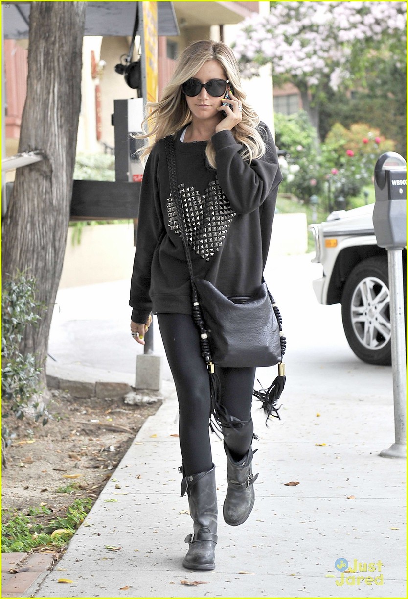 ashley tisdale heart sweater 05