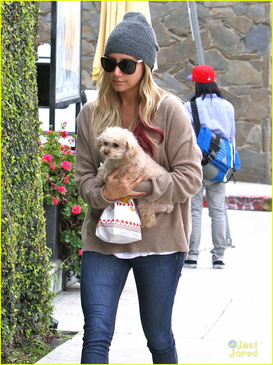 ashley tisdale in out planet blue 01