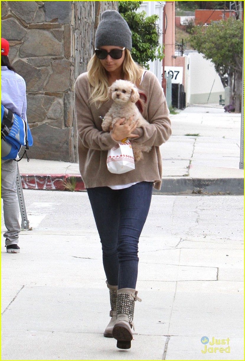 ashley tisdale in out planet blue 04