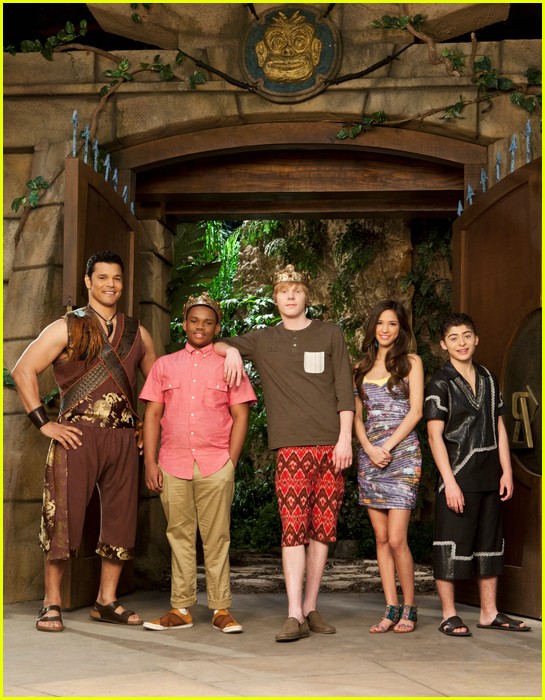 pair of kings cast pic 01