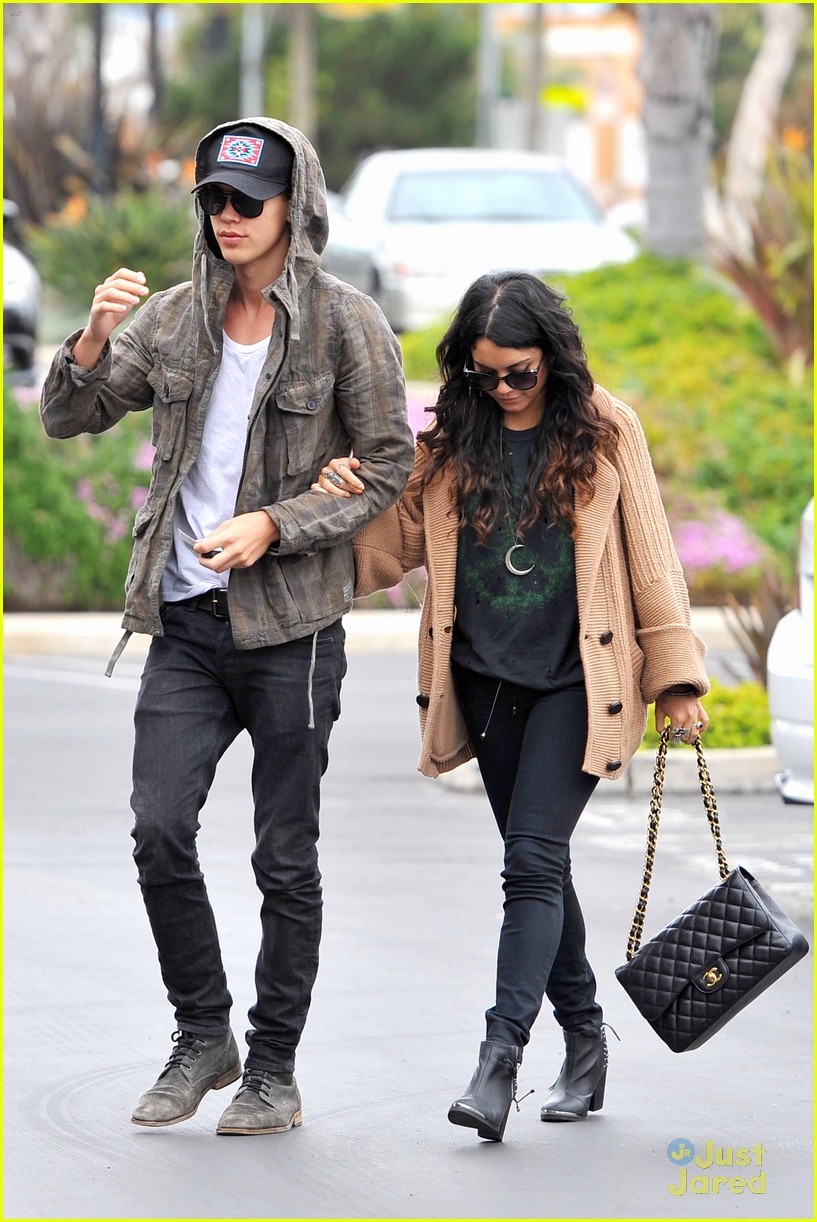 Vanessa Hudgens & Austin Butler: Culver City Couple | Photo 470923 ...