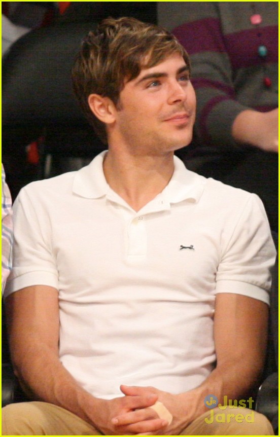 zac efron lakers game 03
