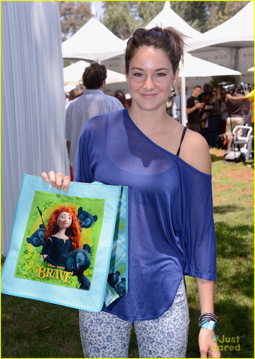 Shailene Woodley WINS at MTV Movie Awards 2012: Photo 475685 | 2012 MTV Movie  Awards, Shailene Woodley Pictures | Just Jared Jr.