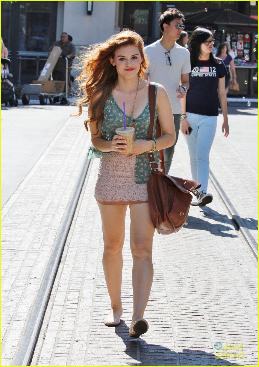 holland roden lydia tw moments 02