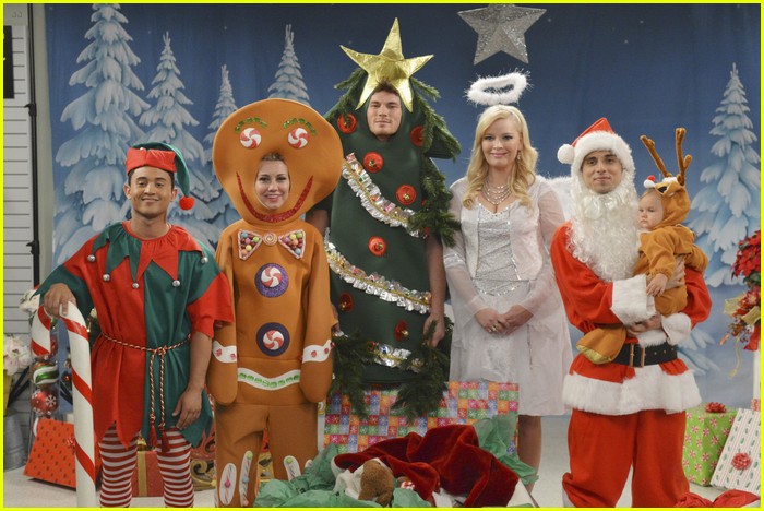 baby daddy christmas photo 19