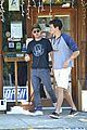 zac efron lunch with dylan 01
