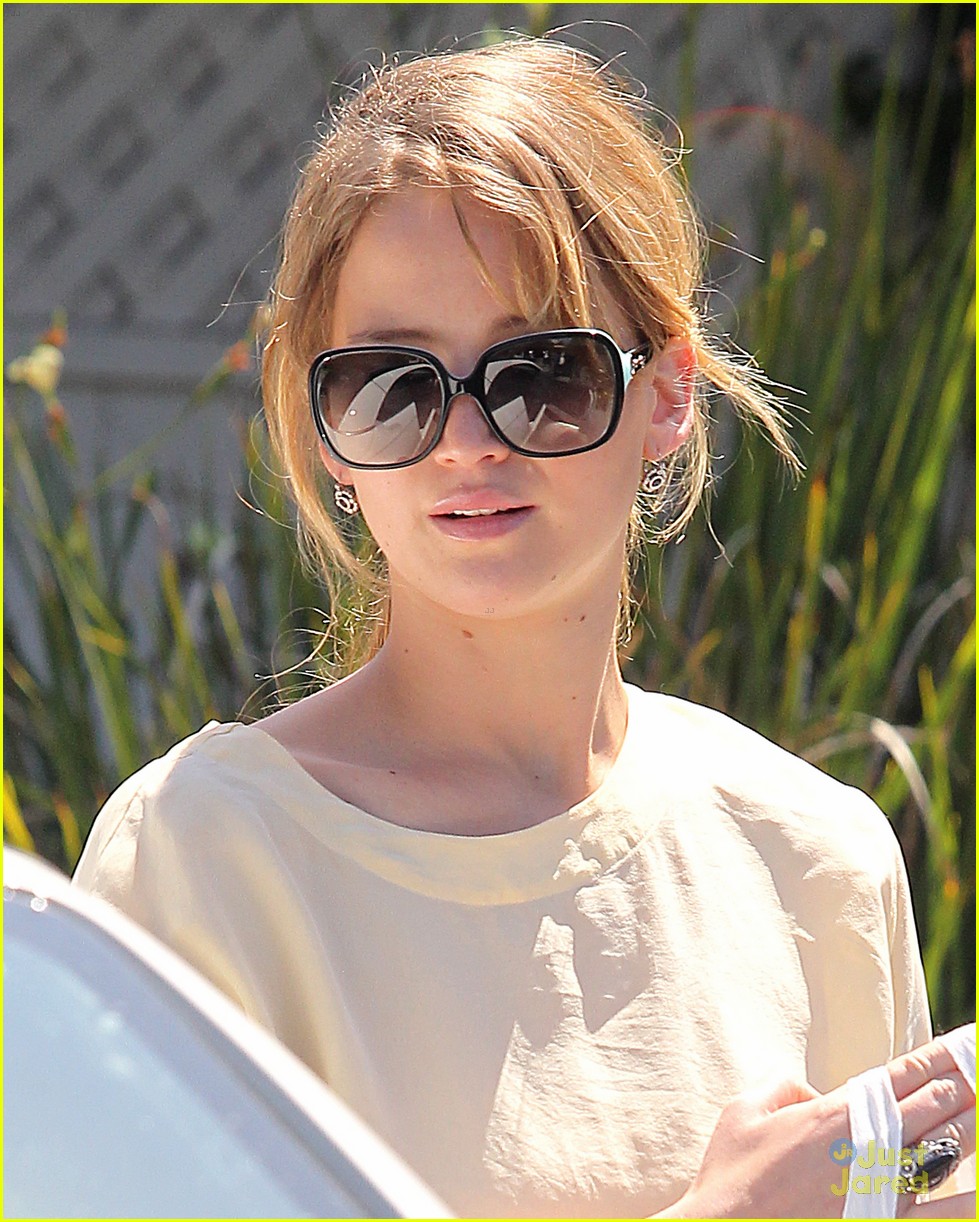 jennifer lawrence brentwood party 04
