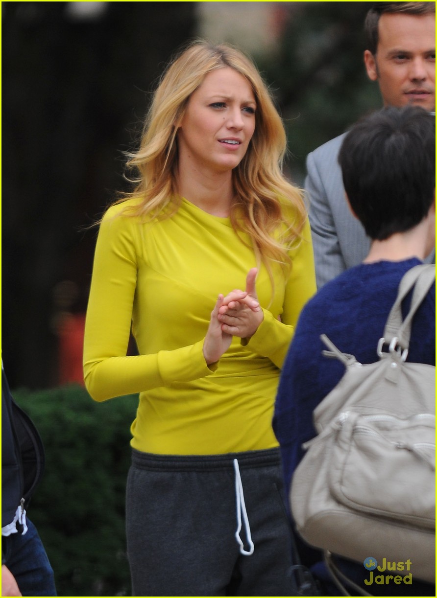 blake lively yellow top gg 04