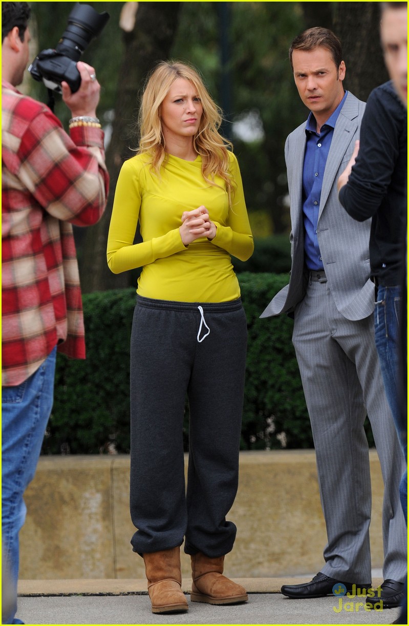 blake lively yellow top gg 07