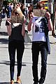 emma stone andrew garfield lunch signs 06