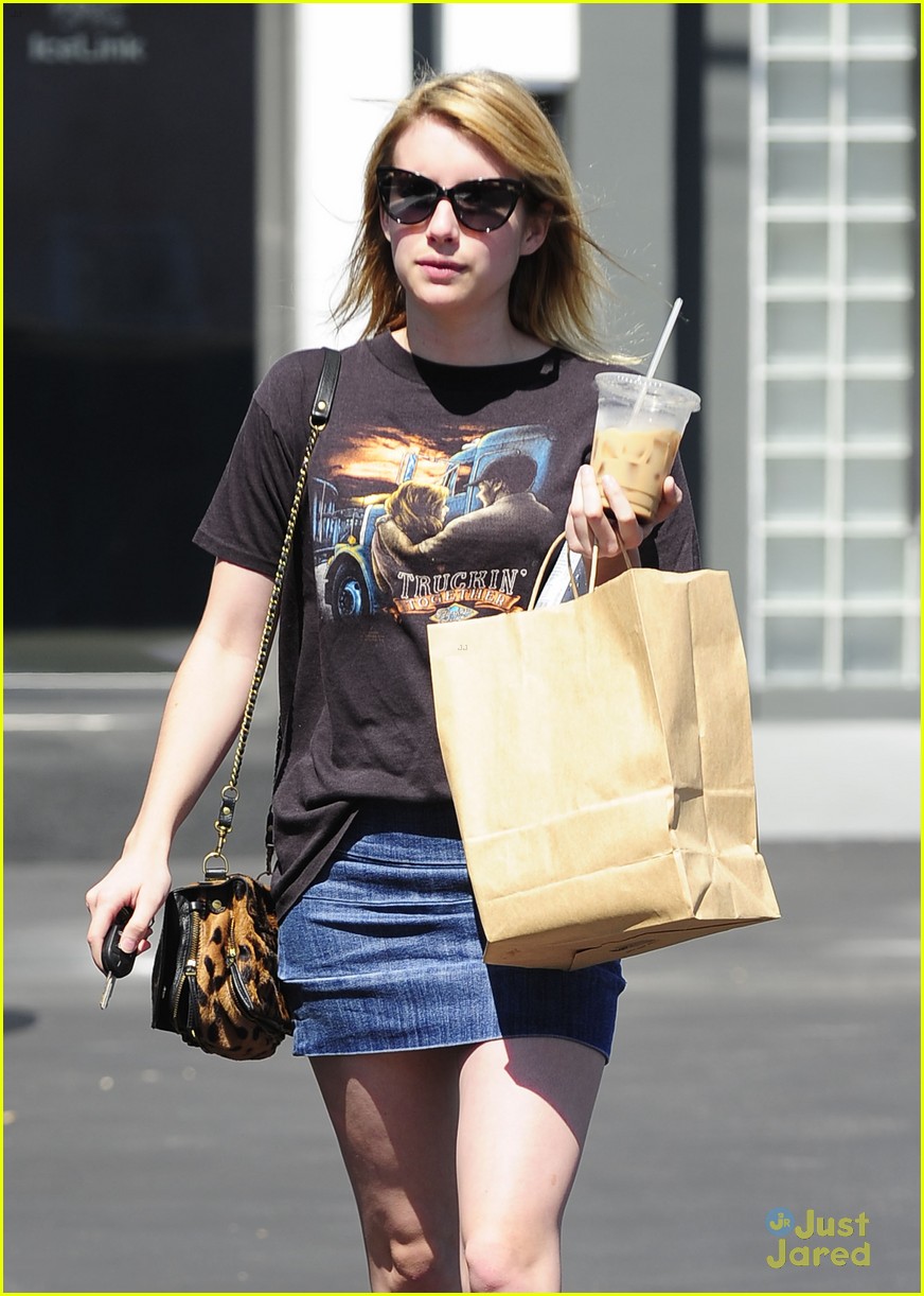 emma roberts fred segal stop 03