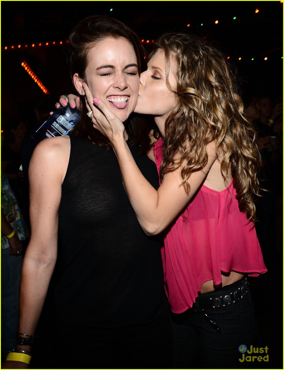90210 cast pink taco party 10