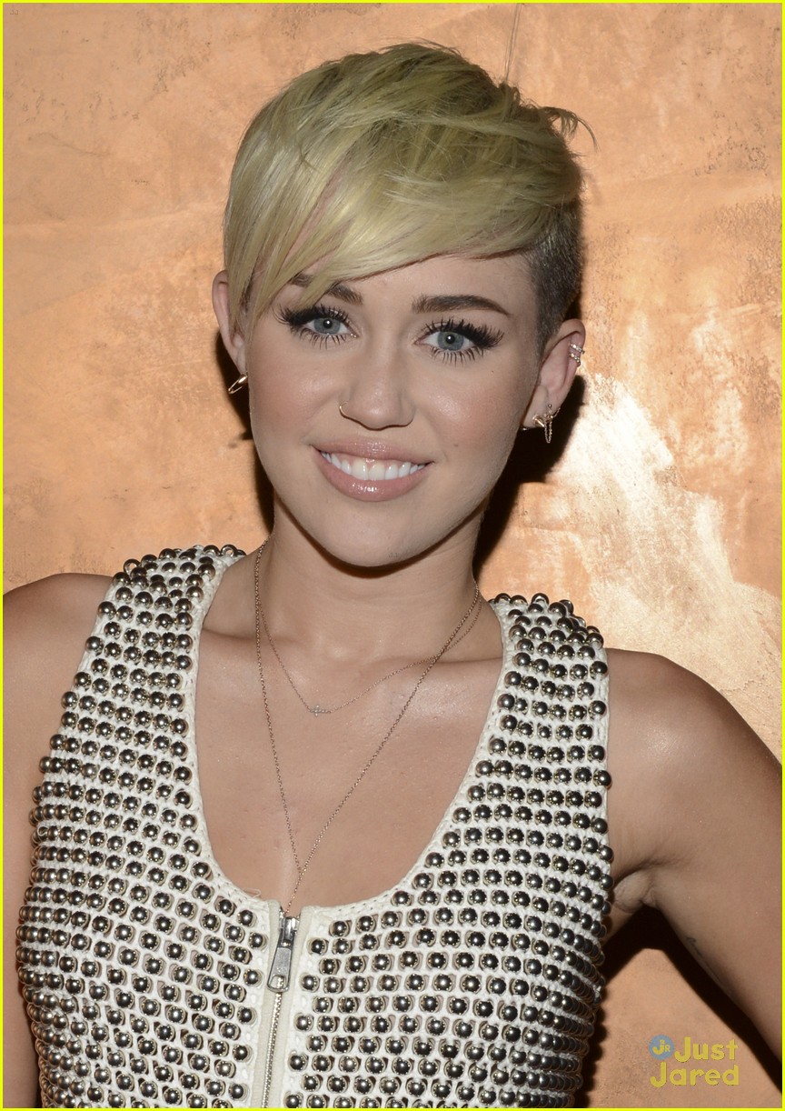 miley cyrus city hope event 02