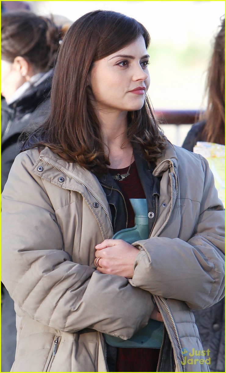 jenna louise coleman cycle dr who 07