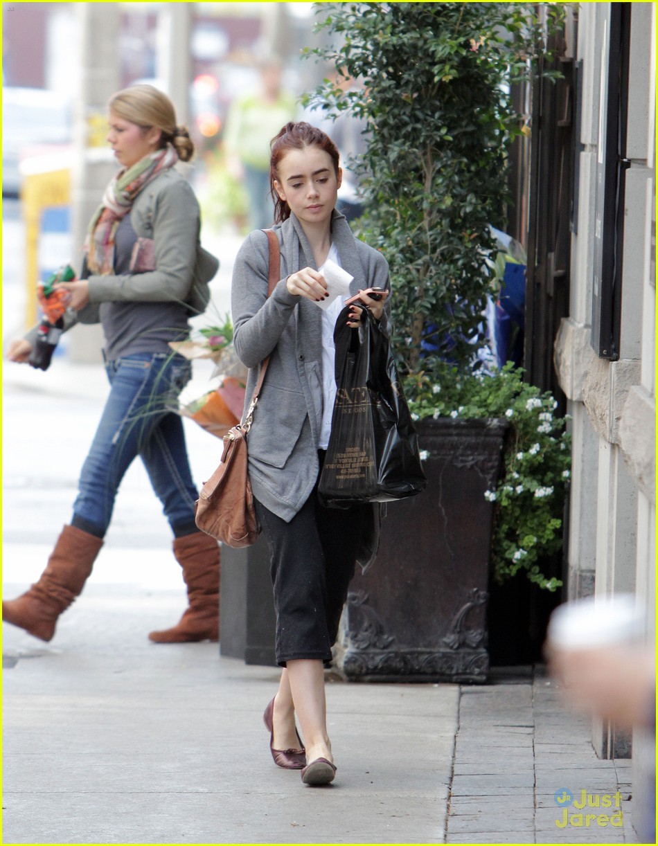 lily collins pusateris food 01