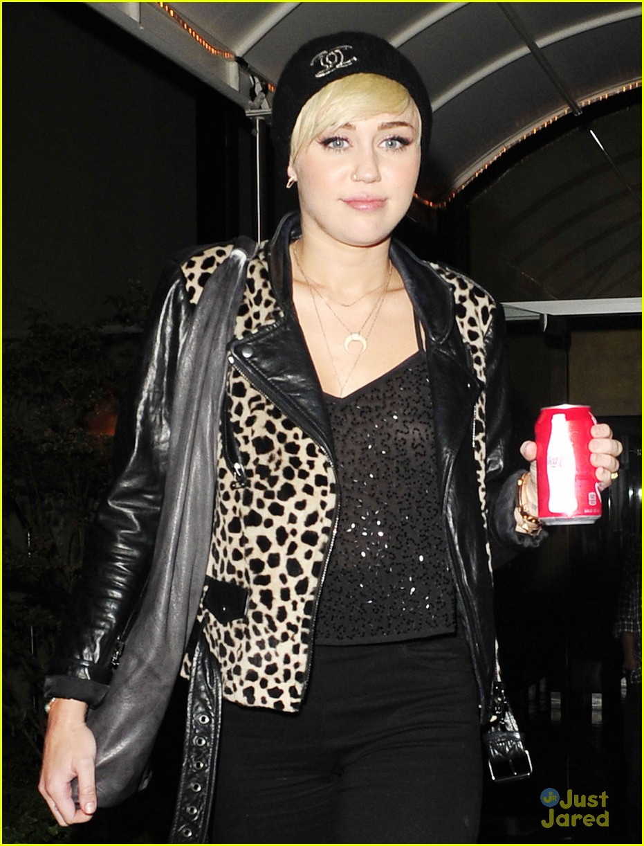 miley cyrus coke can06