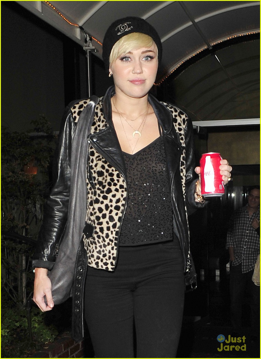miley cyrus coke can11