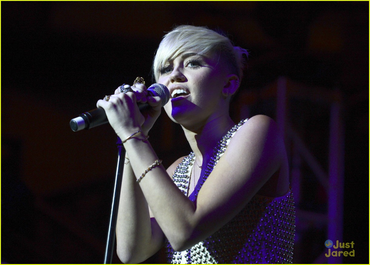 miley cyrus coke can12