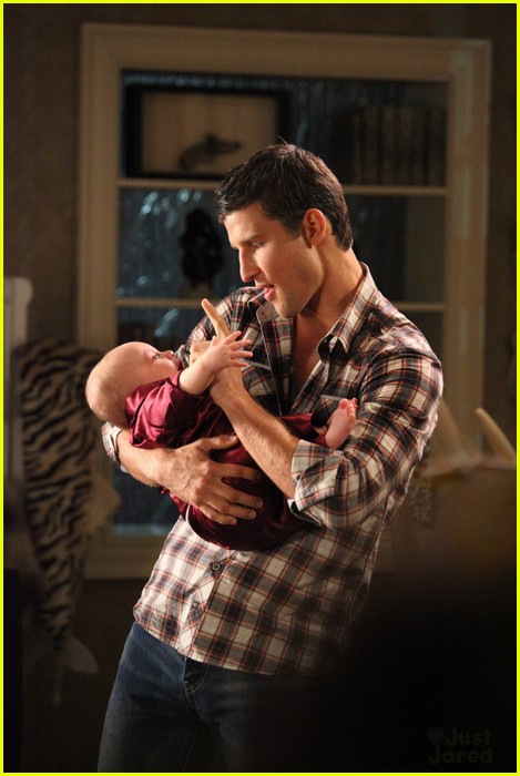 jane levy parker young babysitters 03