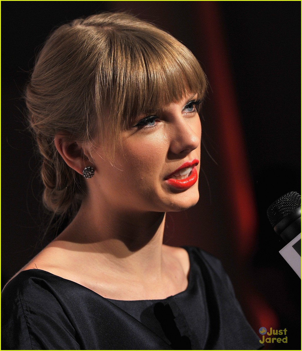 taylor swift red listening party 12