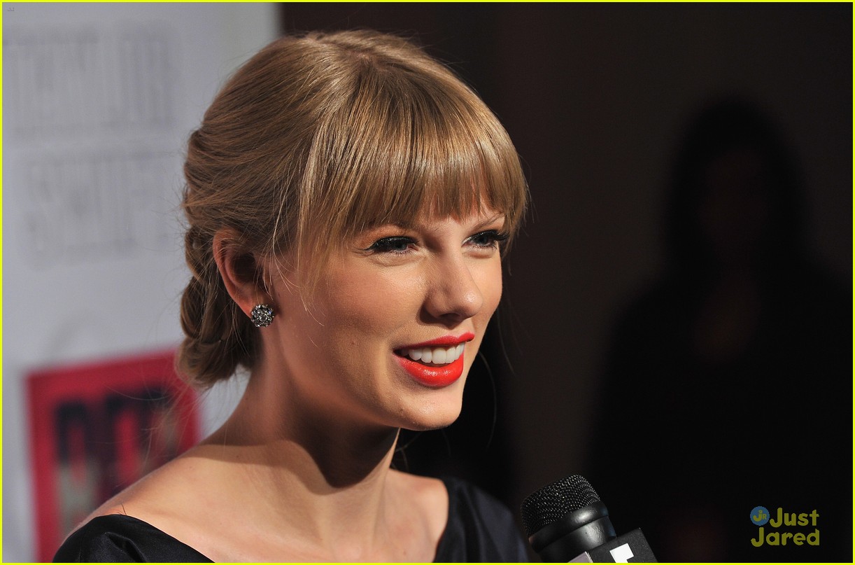 taylor swift red listening party 14