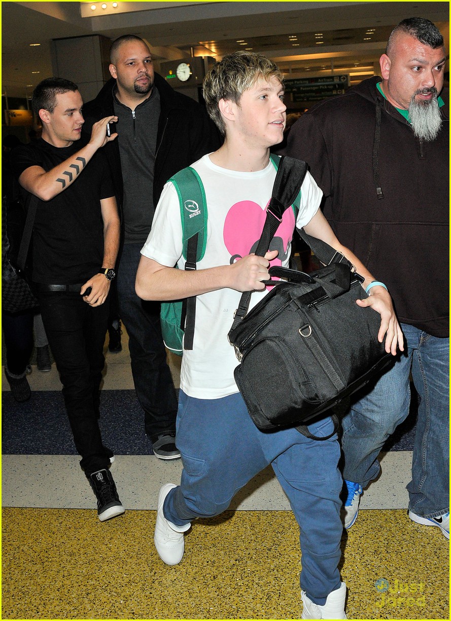 one direction jfk arrival 02