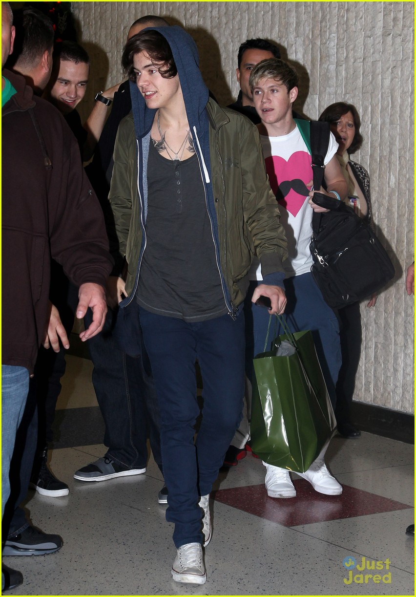 one direction jfk arrival 08