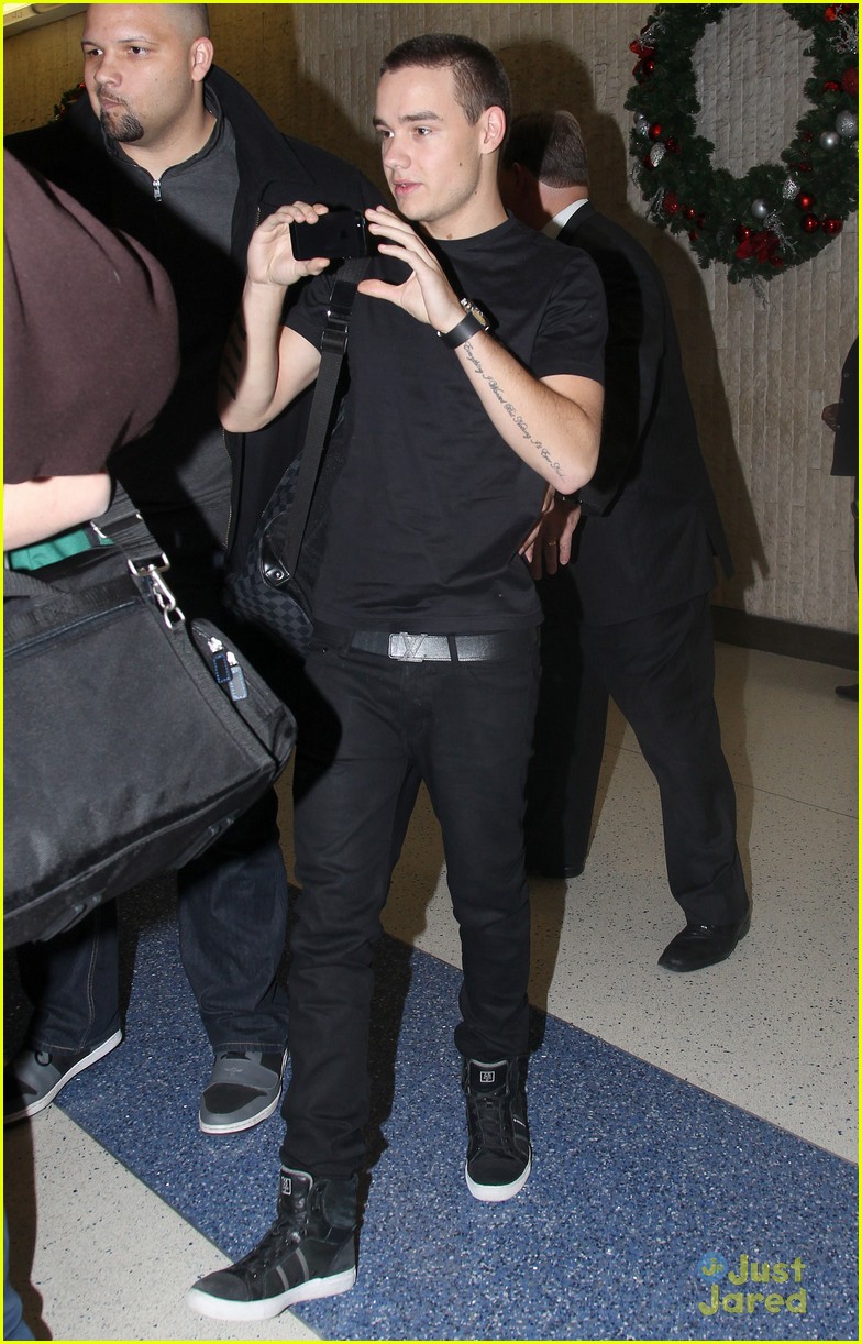 one direction jfk arrival 09