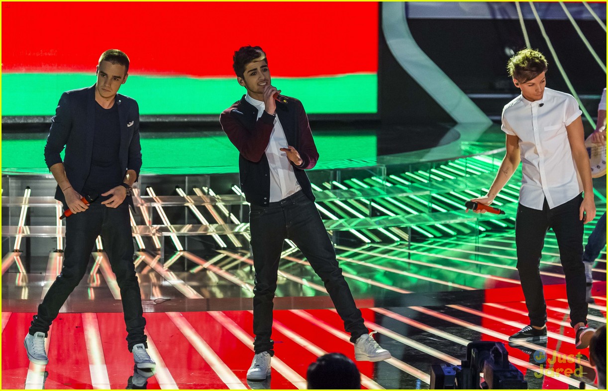 one direction x factor italy 05