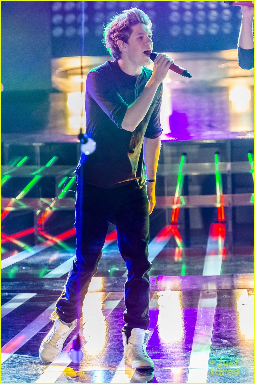 one direction x factor italy 32