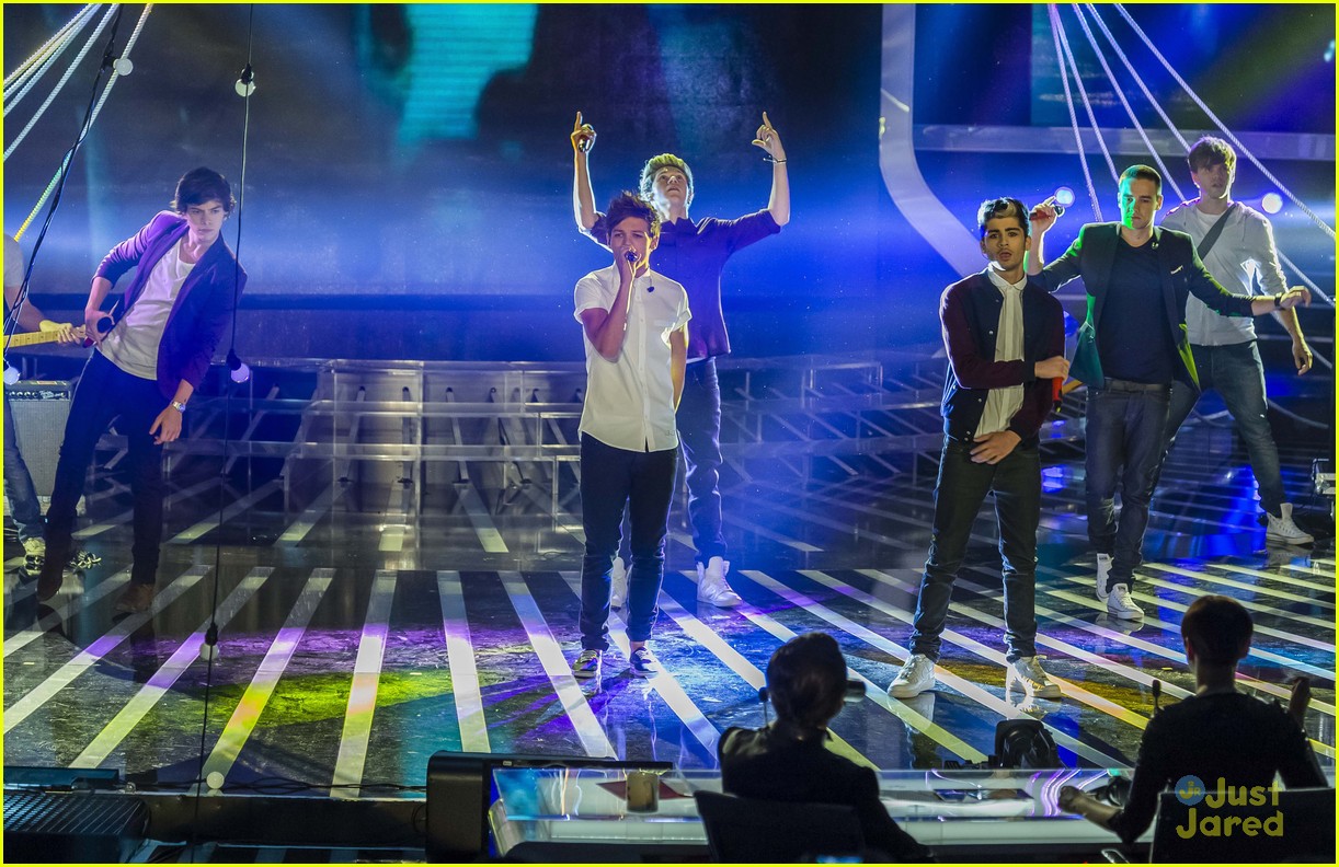 one direction x factor italy 35