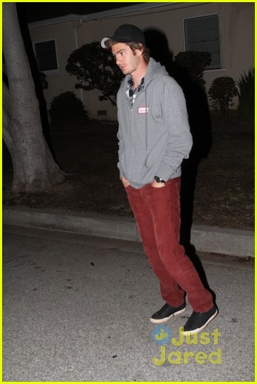 andrew garfield hollywood friend visit 04