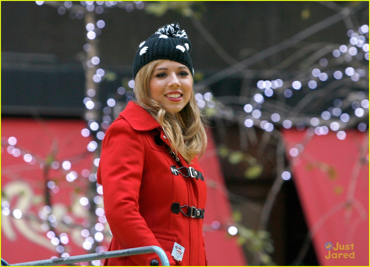 jennette mccurdy thanksgiving parade 02